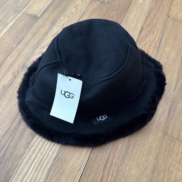 UGG Australia Accessories - UGG Sheepskin Shearling Bucket Hat Black Size Large/Extra Large